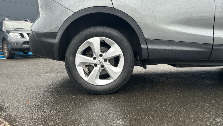 Nissan Qashqai 1.3 DiG-T Acenta Premium 5dr Petrol Hatchback